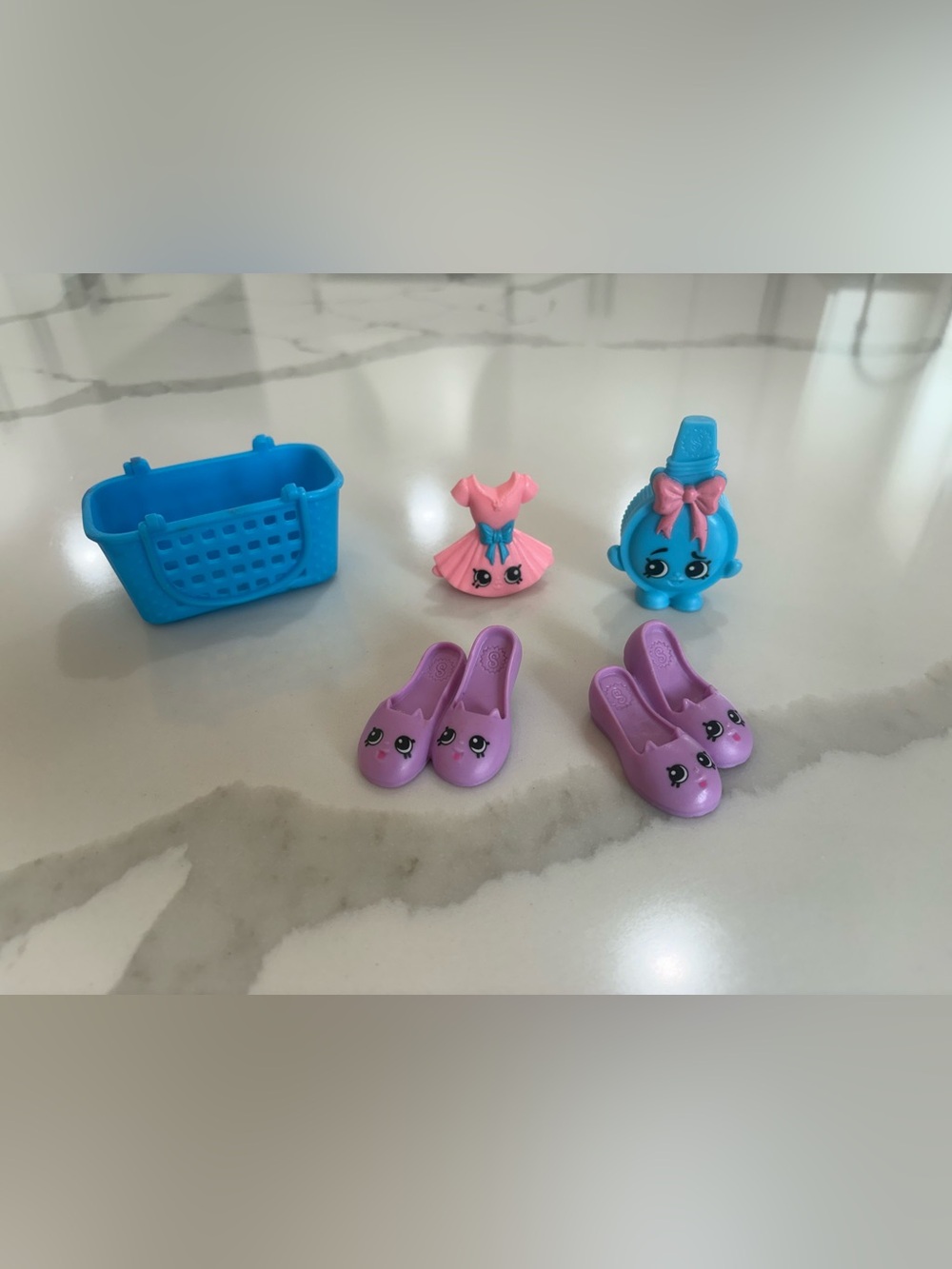 Shopkins Moose 2013 Accessory Lot Basket Pink Dress Blue Bottle 2 Purple Shoes
